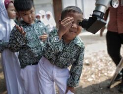 Muka-muka Senang Belajar Astronomi di Sekolah