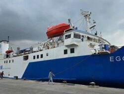 Bandara Labuan Bajo Tutup, Wisatawan Dievakuasi ke Lombok Pakai Kapal