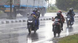 Musim Hujan, Baiknya Pakai Ban Kendaraan Bermotor Roda Dua Jenis Apa?