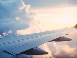 Pilot Ungkap Rute Penerbangan Paling Menantang di Indonesia
