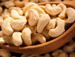 Tak Setiap Waktu Menyehatkan, Ini 3 Efek Samping Makan Kacang Mete