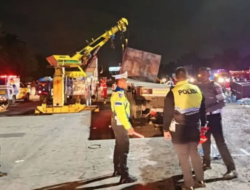Truk Rem Blong Diduga Dalang Kecelakaan di Gerbang Tol Ciawi