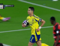 Tendangan Voli Dahsyat Ronaldo, Bola Kena Mistar, dan Gol