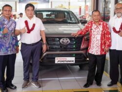 Toyota Donasi Fortuner Dikoprek Belajar Siswa SMK