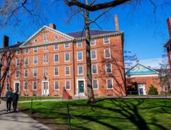 Trump Ancam Cabut Dana Federal Rp16,8 T untuk Universitas Harvard