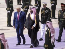 Trump Bakal Bertemu Pemimpin Negara Suriah, Bahas Normalisasi dengan Israel?