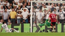 Tottenham Juara, MU Bermuram Durja