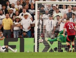 Tottenham Juara, MU Bermuram Durja