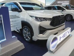 Beli Kendaraan Pribadi Hybrid Toyota di GIIAS Dapat Cashback Rp17,5 Juta