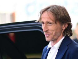 Luka Modric Resmi Gabung AC Milan, Pakai Nomor 14