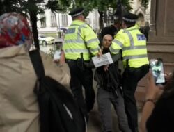 Polisi London Tangkap 55 Aktivis Massa Aksi Bela Palestina