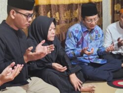 Menag Kunjungi Keluarga Staf DPRD Makassar Korban Kebakaran saat Aksi Penolakan