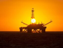 Harga Minyak Dunia Melemah Usai OPEC Ingin Lipat Gandakan Produksi