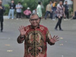 Wamenaker Kaji Dana Cukai Rokok Jadi Pesangon Buruh Korban Pengurangan Tenaga Kerja