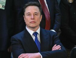 Ibu dari Anak Elon Musk Gugat xAI Usai Grok Buat Foto Telanjang Palsu