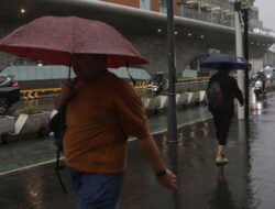 Hujan Lebat Guyur Jabodetabek Sejak Pagi, Apa Penyebabnya?
