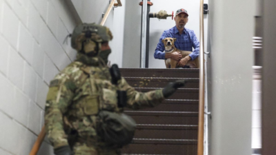 Pelajar Imigran Belajar dari Rumah Demi Hindari Diseret Petugas ICE