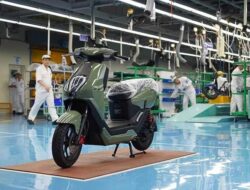 Honda Berencana Hentikan Produksi Kendaraan Bermotor Roda Dua Bertenaga Bensin