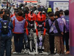 Robot China Finish Lomba Lari 21 Km, Kalahkan Catatan Unggul Dunia Manusia