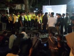 Rektorat Unram Bubarkan Acara Nobar Sinema Pesta Babi