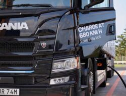 Scania Menguji Teknologi Vehicle-to-Grid untuk Truk Listrik
