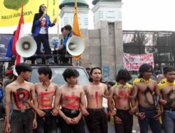 Unjuk Rasa PMII Usung Lima Tuntutan di Dewan Perwakilan Rakyat Sebelumnya Bubar
