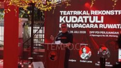 Respons Hasto soal Penurunan Kepuasan Publik ke Pemerintah