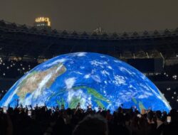Kanye West Gebrak GBK Lewat Dome Stage Spektakuler, Penonton Histeris!